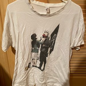 Sol’s Banksy inspired white graphic tee shirt size large